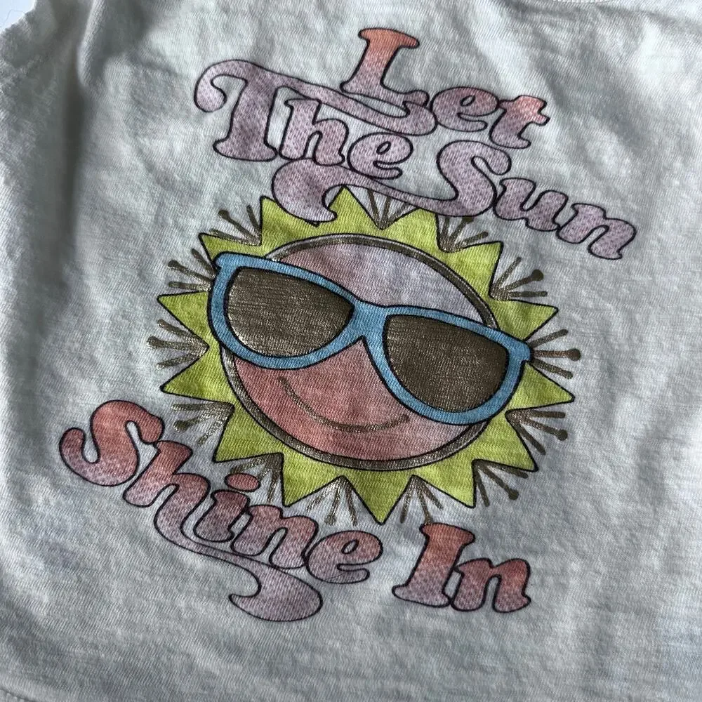 Peek graphic tee
